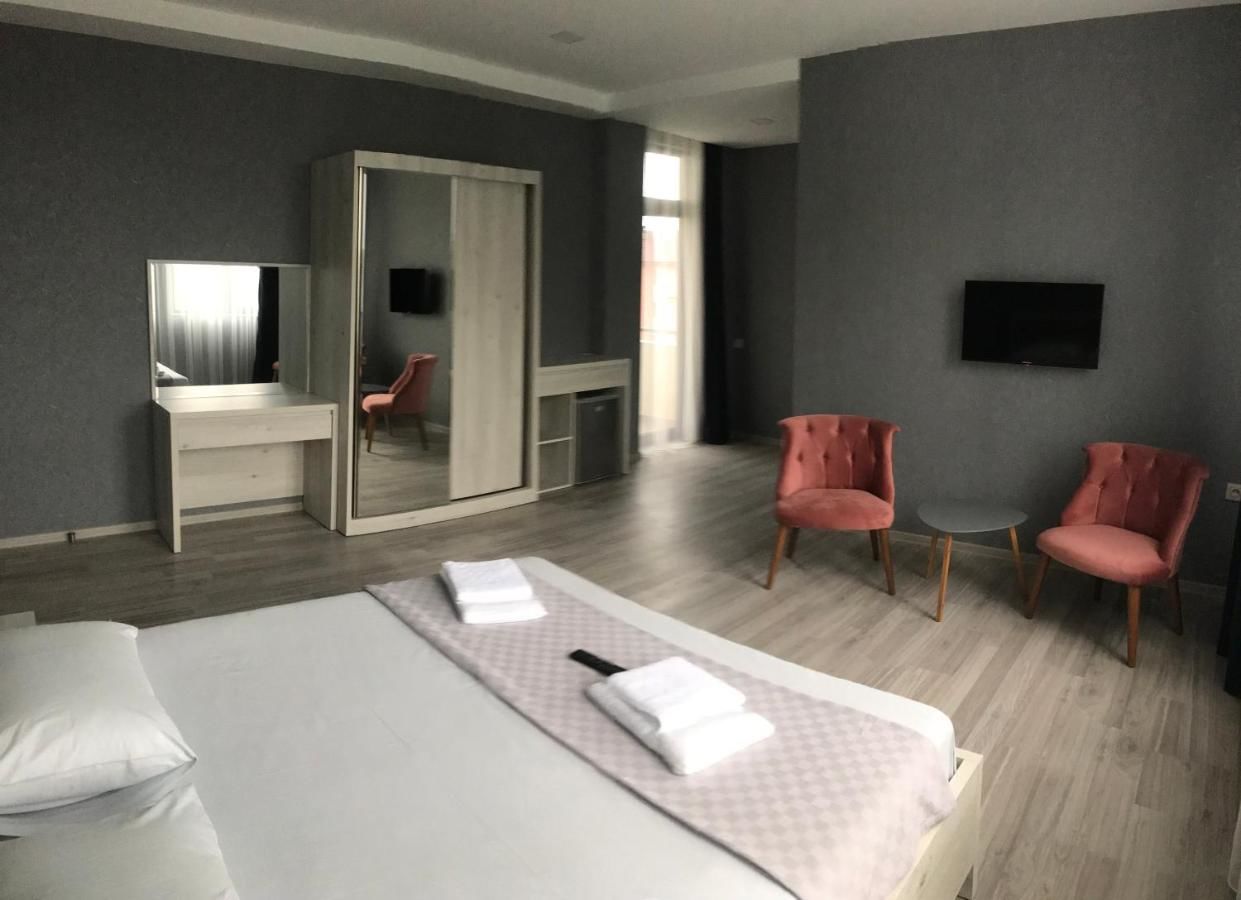 Отель Hotel FLEUR DE LIS Гонио-28